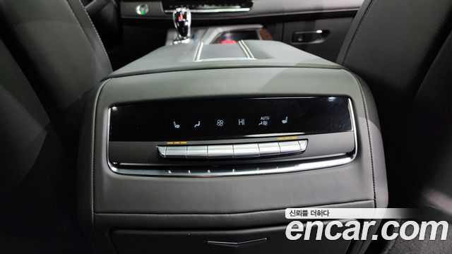 Cadillac Escalade 2022 — photo 17