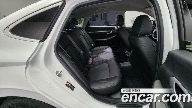 Hyundai Sonata 2022 — photo 12