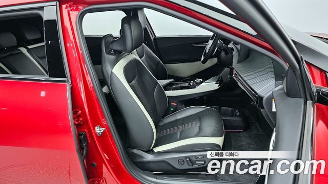 Kia EV6 2023 — photo 10