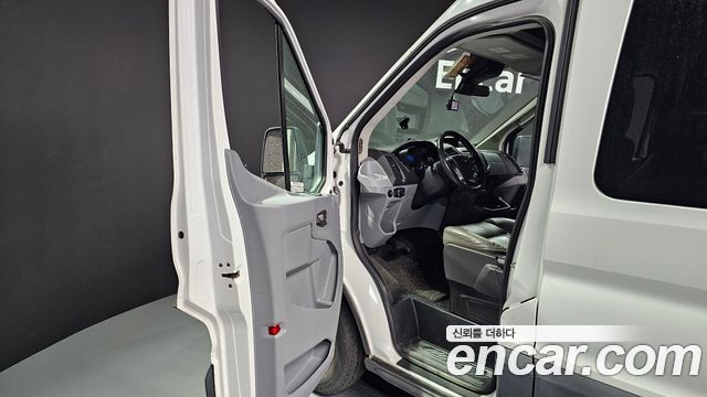 Ford Transit 2016 — photo 11