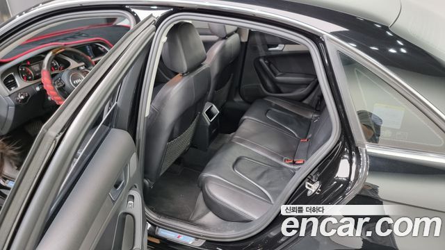 Audi A4 2015 — photo 11