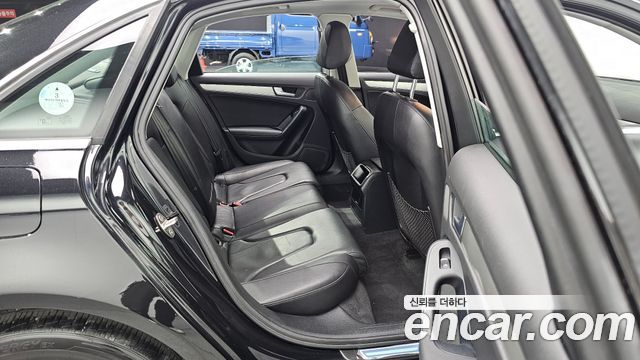 Audi A4 2011 — photo 12