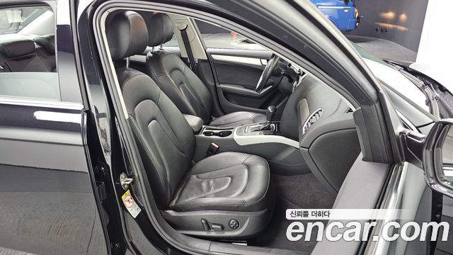 Audi A4 2011 — photo 13