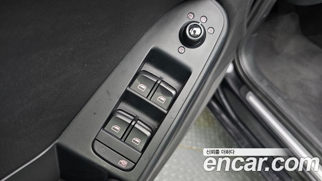 Audi A4 2011 — photo 14