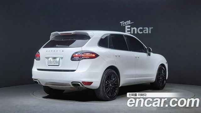 Porsche Cayenne 2012 — photo 2