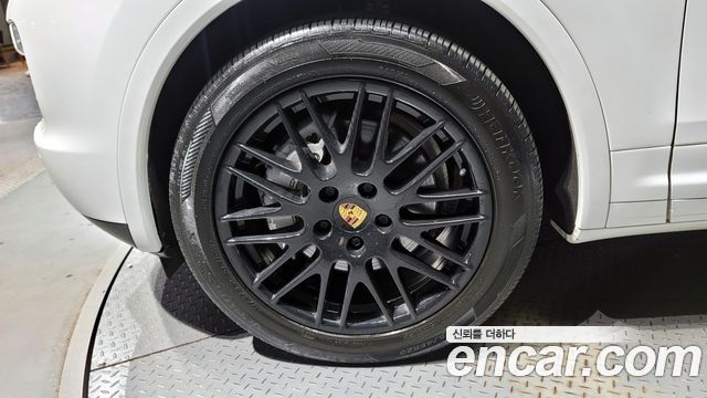 Porsche Cayenne 2012 — photo 5