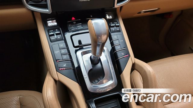 Porsche Cayenne 2012 — photo 9