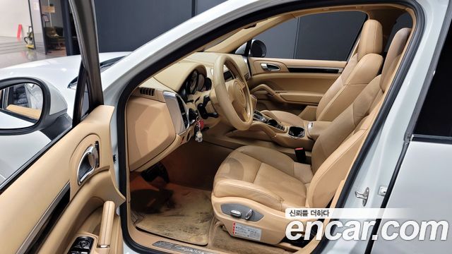 Porsche Cayenne 2012 — photo 11