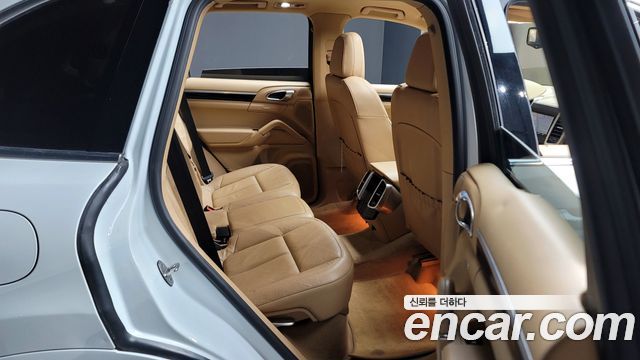 Porsche Cayenne 2012 — photo 12