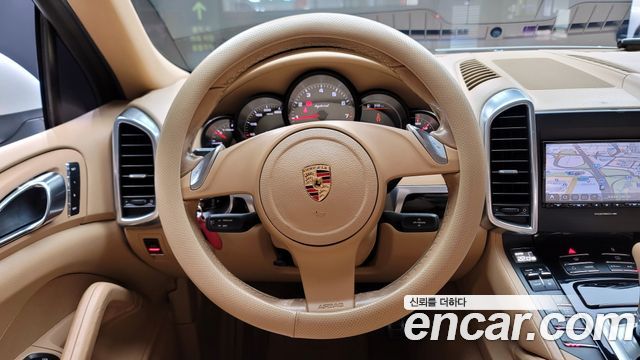 Porsche Cayenne 2012 — photo 13