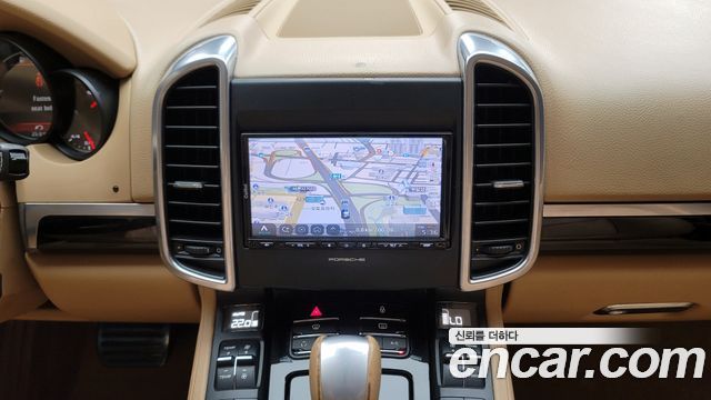 Porsche Cayenne 2012 — photo 14
