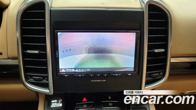 Porsche Cayenne 2012 — photo 15