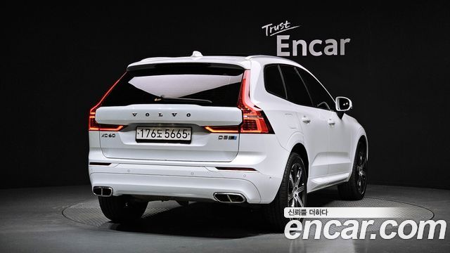Volvo XC60 2020 — photo 2