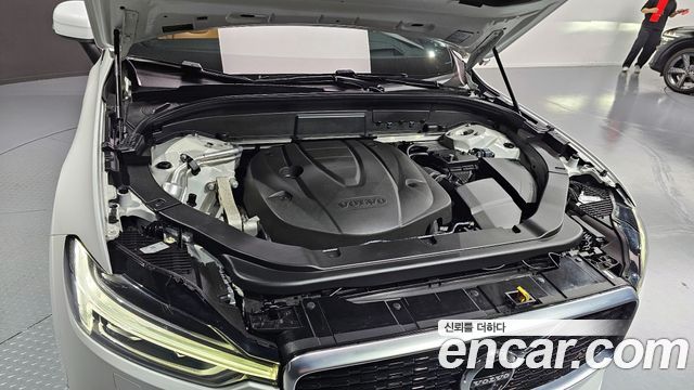 Volvo XC60 2020 — photo 6