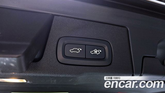 Volvo XC60 2020 — photo 19
