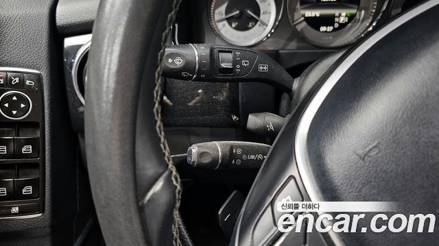 Mercedes-Benz GLK-Class 2013 — photo 17