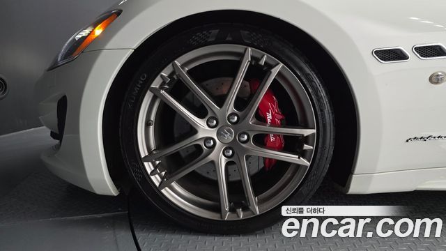 Maserati GranTurismo 2016 — photo 5