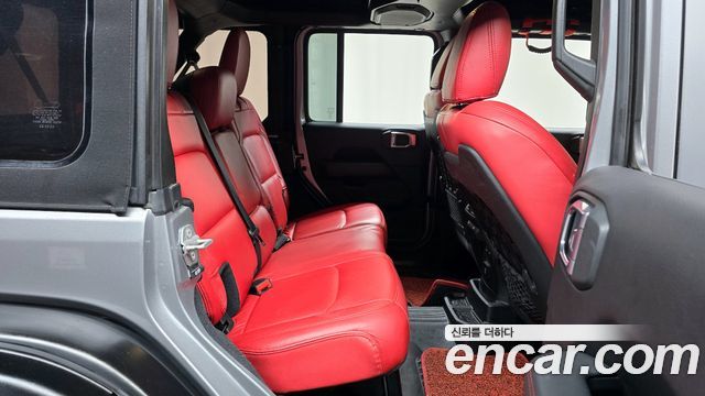 Jeep Wrangler 2019 — photo 12