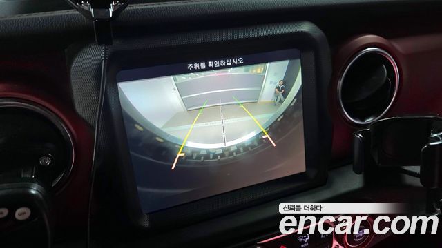 Jeep Wrangler 2019 — photo 15