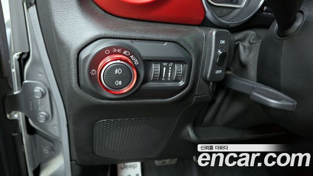 Jeep Wrangler 2019 — photo 17