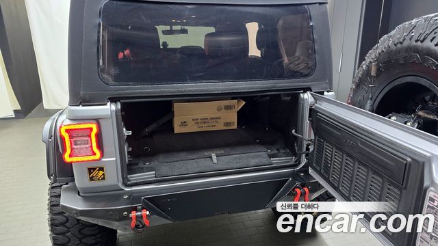 Jeep Wrangler 2019 — photo 20