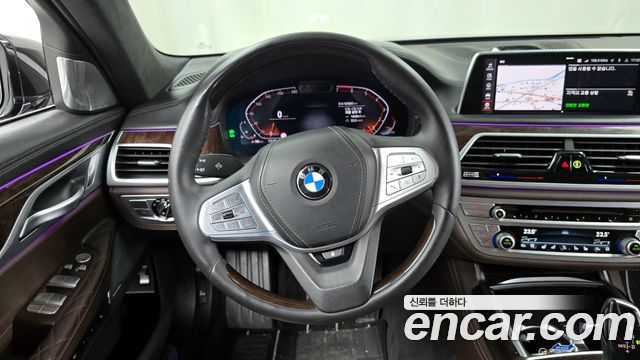 BMW 7-Series 2020 — photo 13