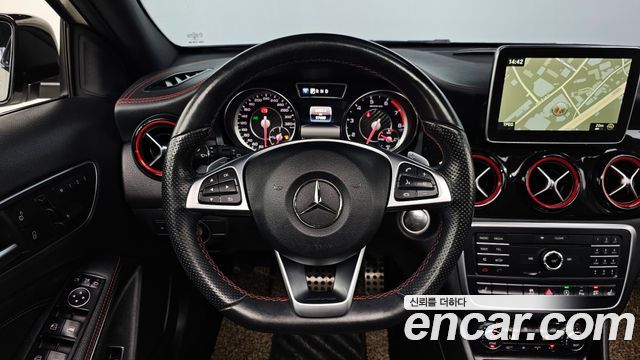 Mercedes-Benz GLA-Class 2016 — photo 13