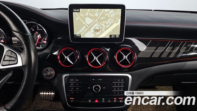 Mercedes-Benz GLA-Class 2016 — photo 14