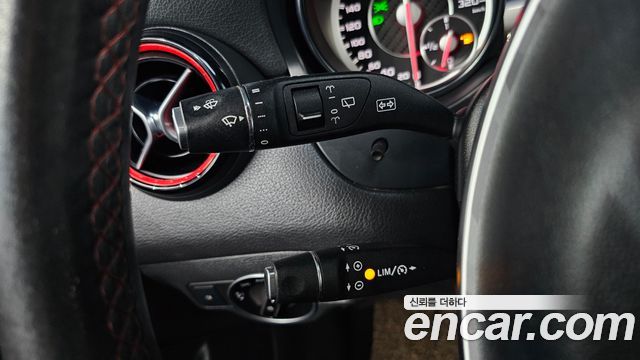 Mercedes-Benz GLA-Class 2016 — photo 17