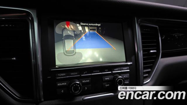 Porsche Macan 2016 — photo 16