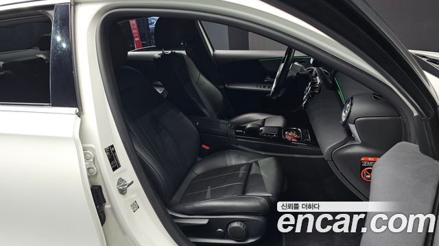 Mercedes-Benz A-Class 2021 — photo 10