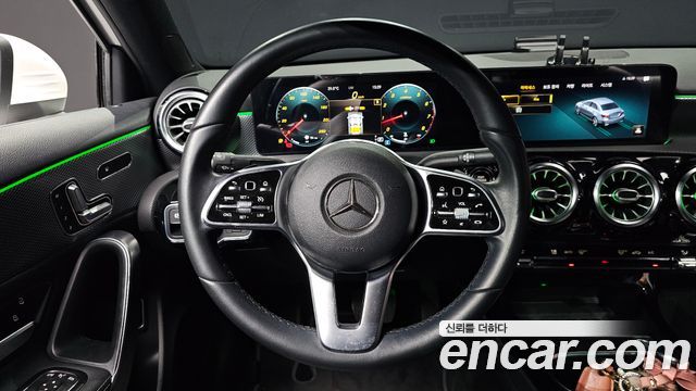 Mercedes-Benz A-Class 2021 — photo 13