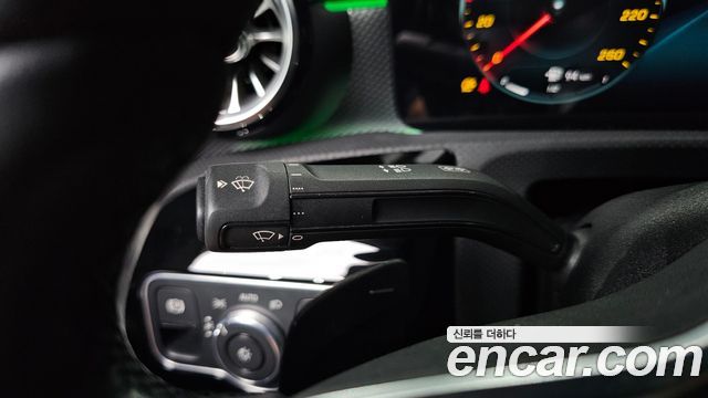 Mercedes-Benz A-Class 2021 — photo 18