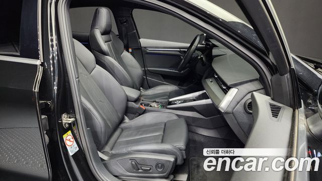 Audi A3 2023 — photo 11