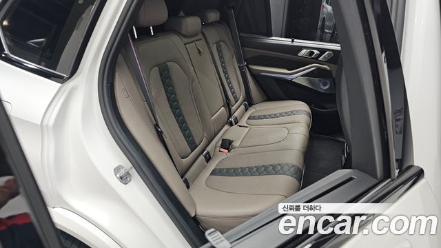BMW X5M 2023 — photo 11
