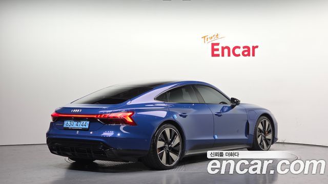 Audi e-tron GT 2022 — photo 2