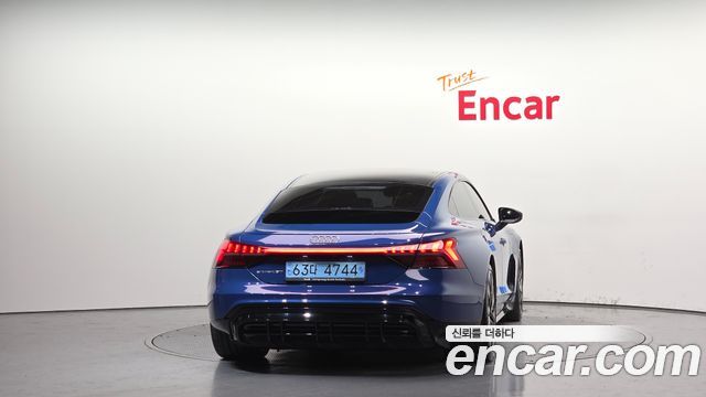 Audi e-tron GT 2022 — photo 4
