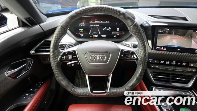 Audi e-tron GT 2022 — photo 13
