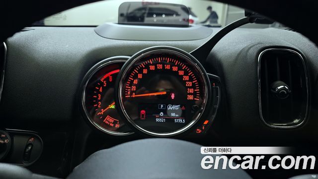Mini Countryman 2018 — photo 8