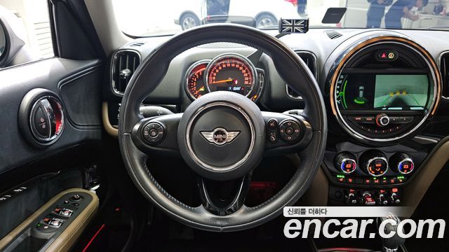 Mini Countryman 2018 — photo 13