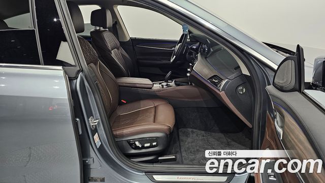BMW Gran Turismo 2018 — photo 11