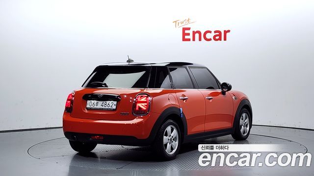 Mini Cooper 2019 — photo 2