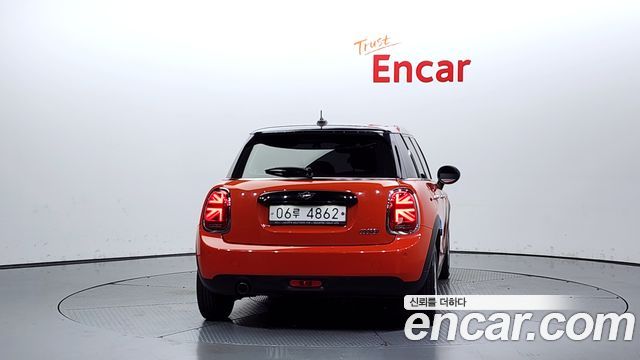 Mini Cooper 2019 — photo 4
