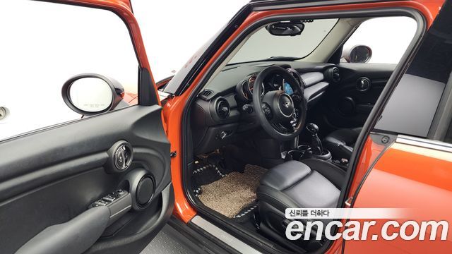 Mini Cooper 2019 — photo 10