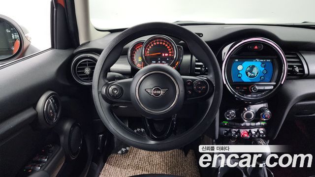 Mini Cooper 2019 — photo 13