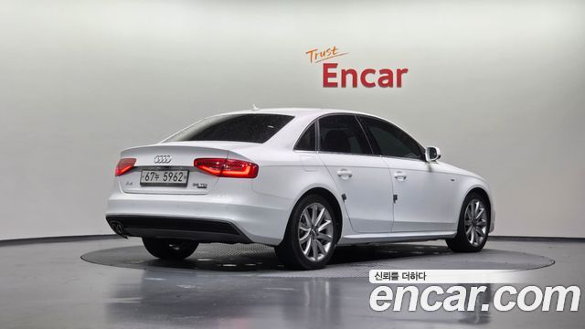 Audi A4 2015 — photo 2