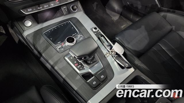 Audi Q5 2020 — photo 9