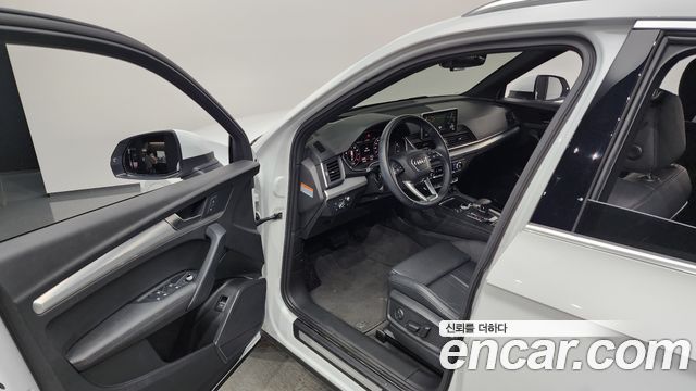 Audi Q5 2020 — photo 10