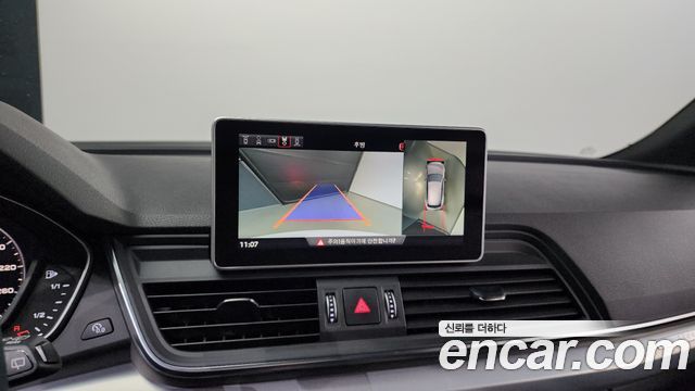 Audi Q5 2020 — photo 17