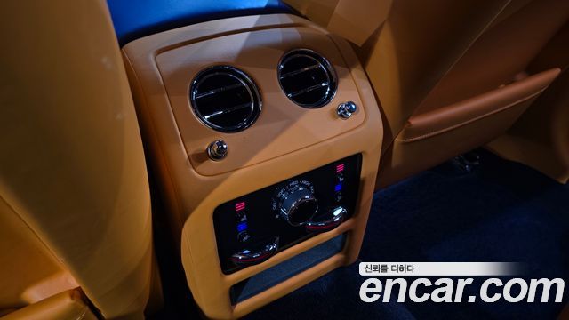 Rolls-Royce Ghost 2021 — photo 16